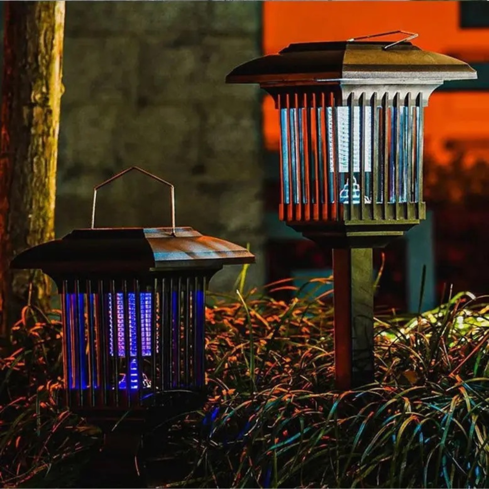 Insecticide solaire pour moustiques & lumière pour piquet de jardin